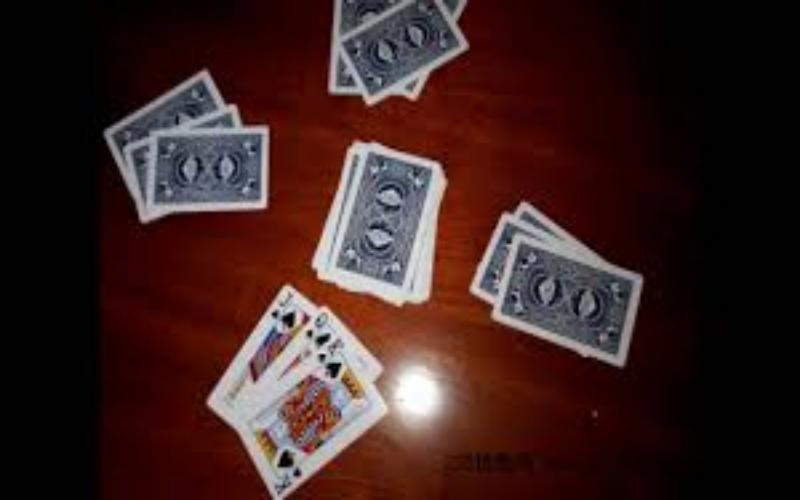 掌握三公棋牌技巧:智慧与策略的结合,玩转刺激的牌局! 2 三公玩法简介